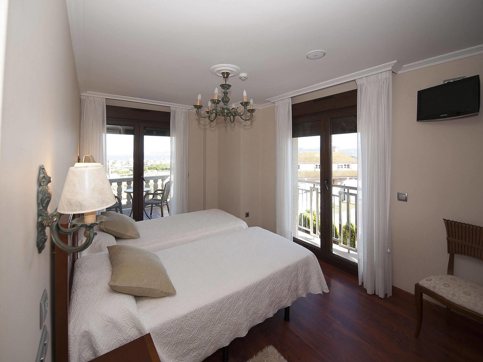 Pension Residencia A Cruzan (Adults Only) Noalla  Exterior photo